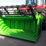 The fodder bucket with bottom chain "TRACTOR"
