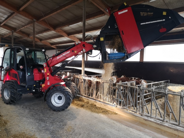 Pailleuse de logette "BALEMASTER HAYON"